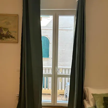 Sapri Second Floor No Lift Affittacamere 3*